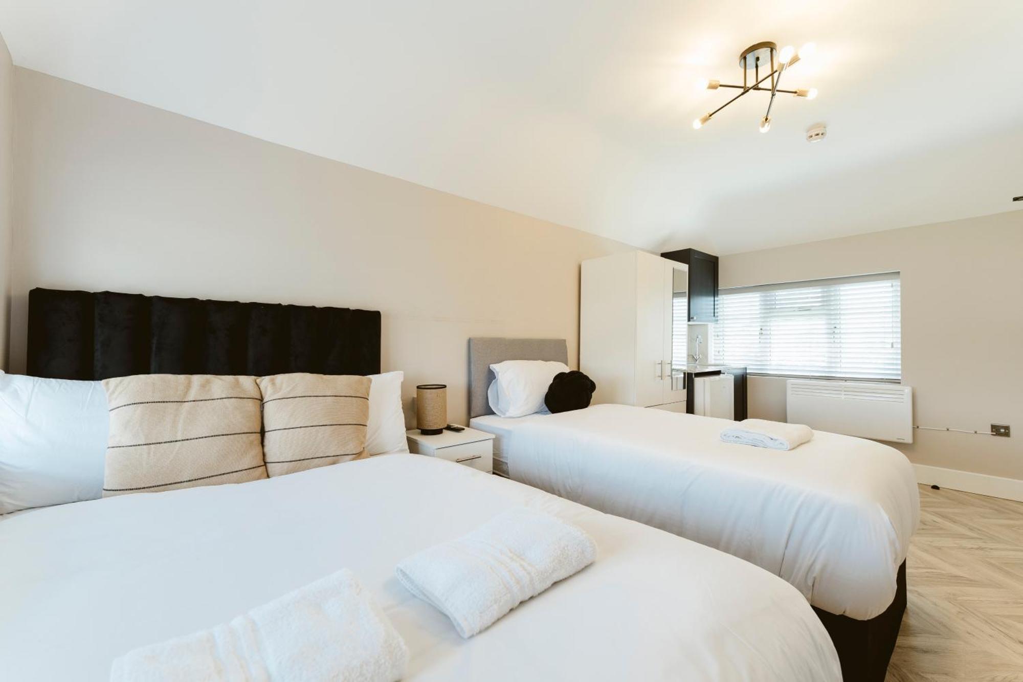 West Drayton Self Contained Studios Luaran gambar